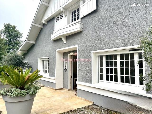 Villa 11 pièces 380 m²