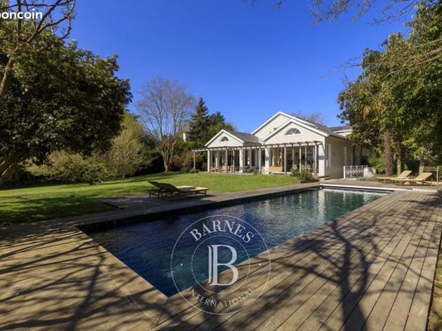 Villa 11 pièces 404 m²
