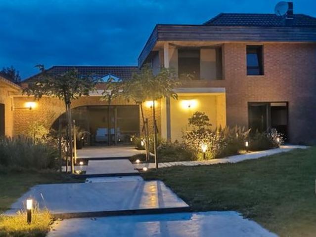 Villa 11 pièces 400 m²