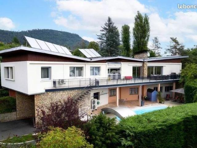 Villa 11 pièces 460 m²