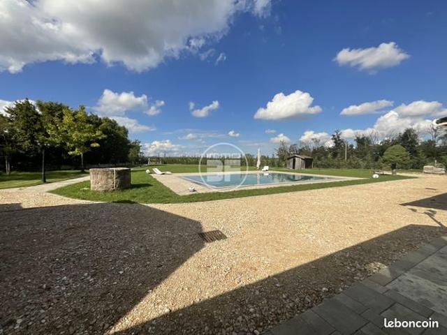 Villa 11 pièces 486 m²