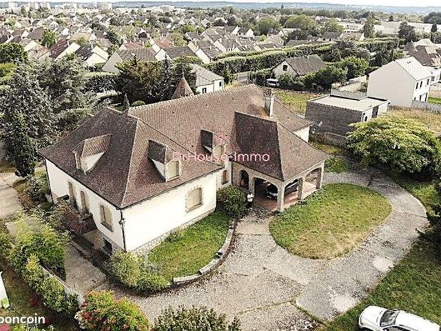 Villa 11 pièces 578 m²