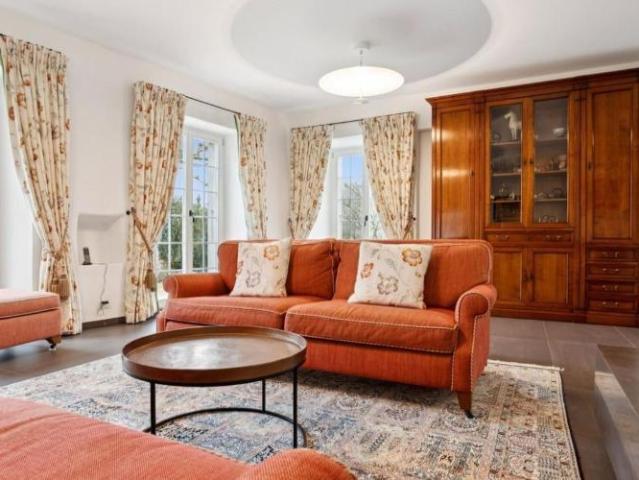 Villa 12 Zimmer