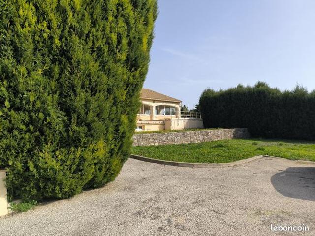Villa 12 pièces 300 m²