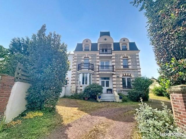 Villa 12 pièces 190 m²