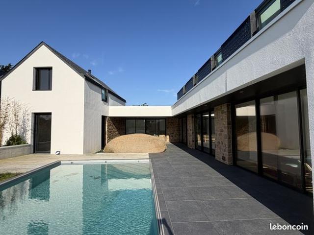 Villa 12 pièces 230 m²