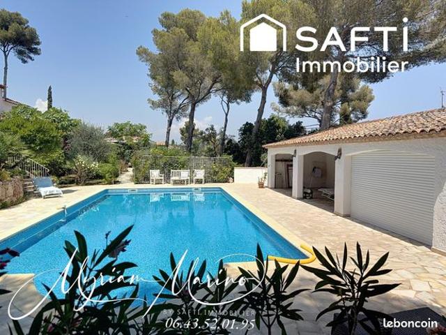 Villa 12 pièces 250 m²