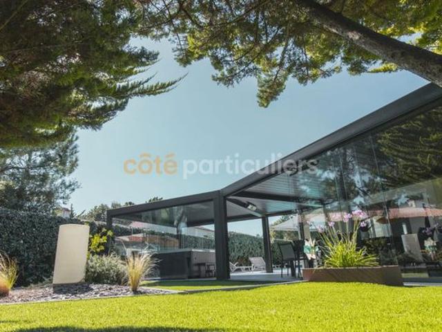 Villa 12 pièces 251 m²