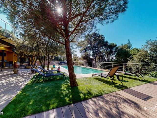 Villa 12 pièces 285 m²