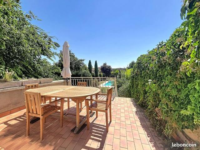 Villa 12 pièces 294 m²