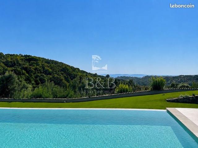 Villa 12 pièces 374 m²