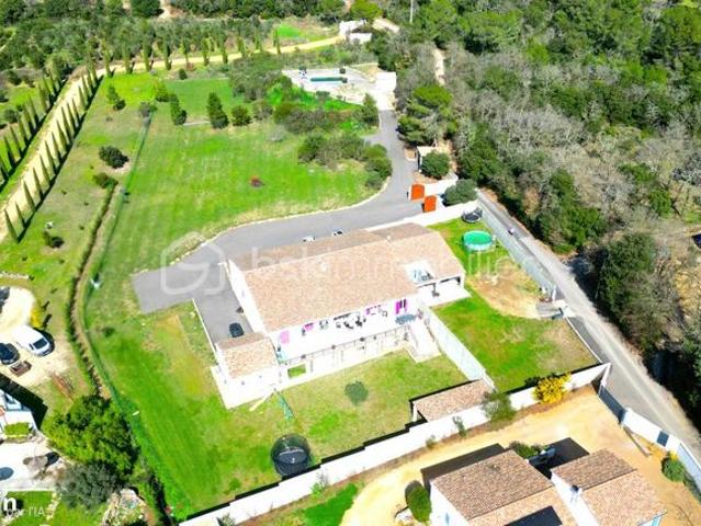 Villa 12 pièces 390 m²