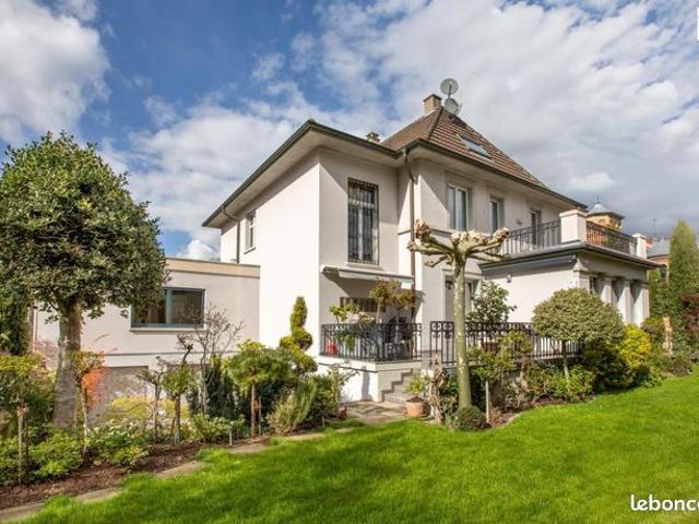 Villa 12 pièces 391 m²