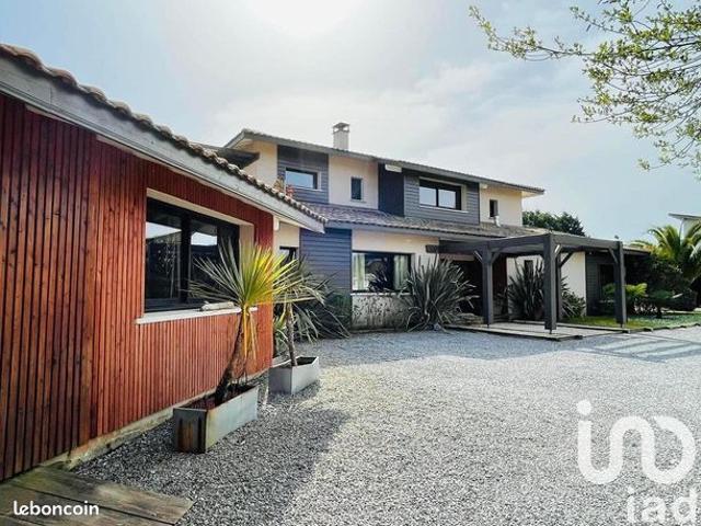 Villa 12 pièces 400 m²