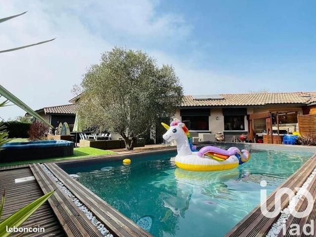 Villa 12 pièces 400 m²