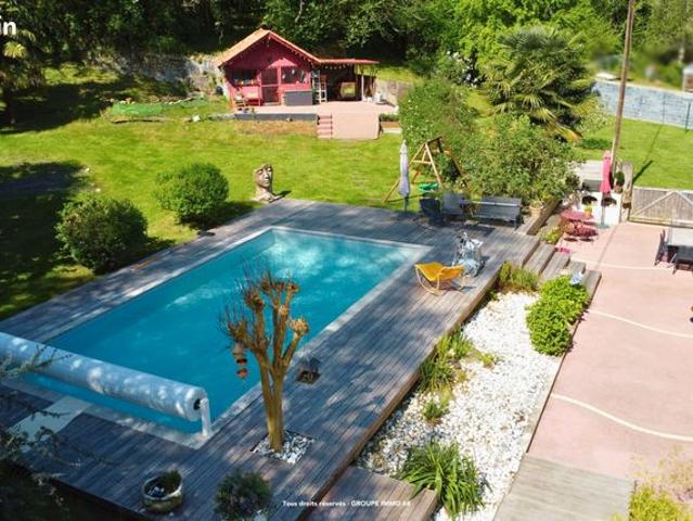 Villa 12 pièces 426 m²