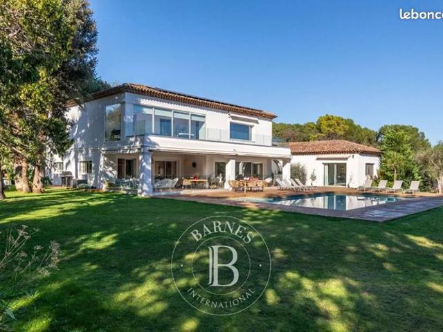 Villa 12 pièces 434 m²