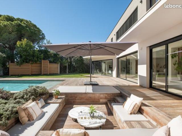 Villa 12 pièces 447 m²