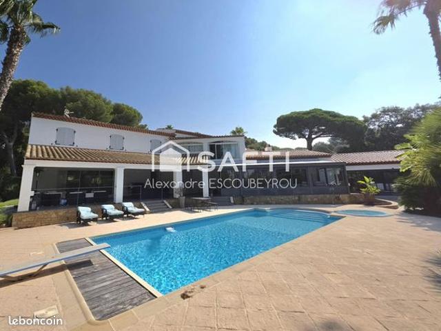 Villa 12 pièces 440 m²