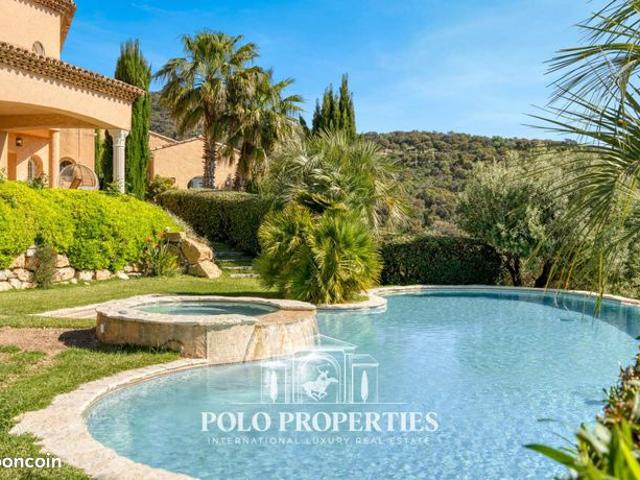Villa 12 pièces 464 m²
