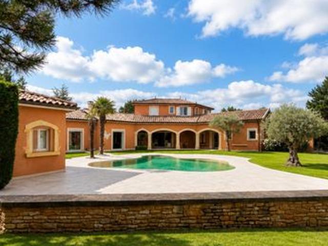 Villa 12 pièces 567 m²