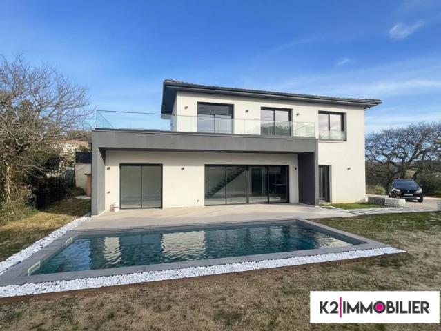 VILLA 130 M² 4 CHAMBRES PISCINE
