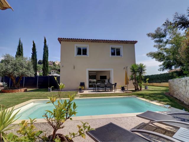 Villa 145m2. piscine. garage. dépendance studio