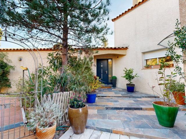 Villa 147 m², 4 chambres, Piscine chauffée, Grand Garage, Terrain 1200 m²