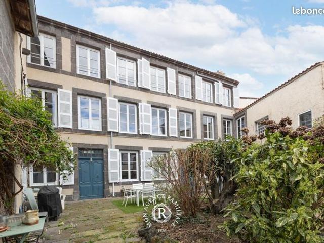 Villa 14 pièces 319 m²