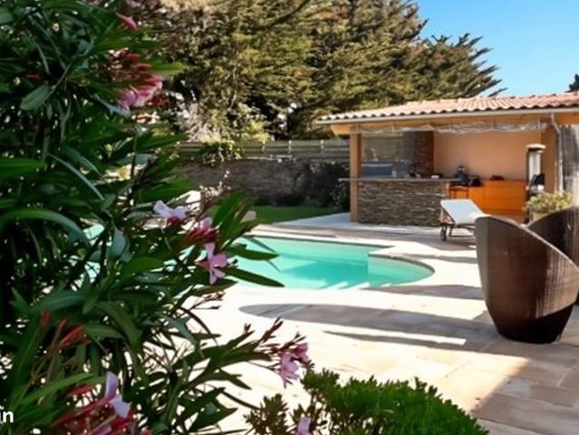 Villa 14 pièces 332 m²