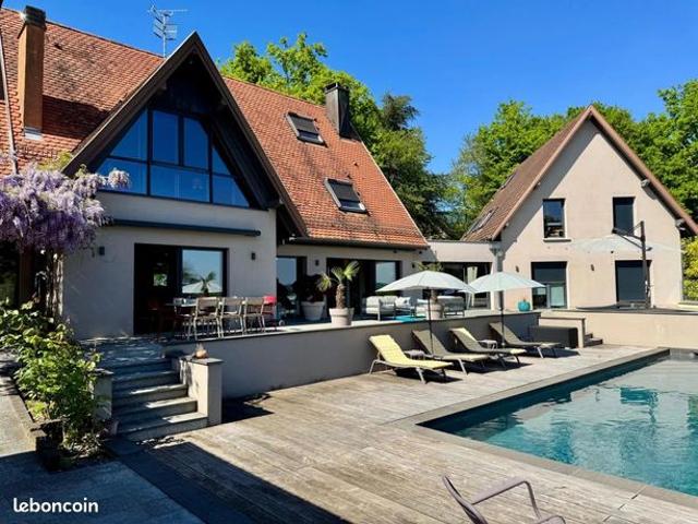 Villa 14 pièces 387 m²
