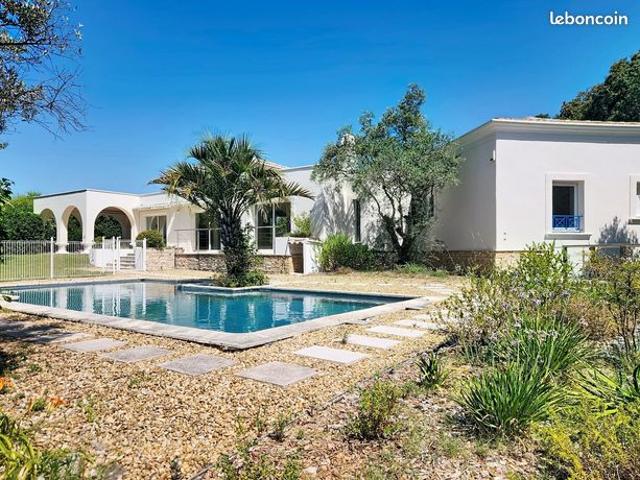 Villa 14 pièces 420 m²