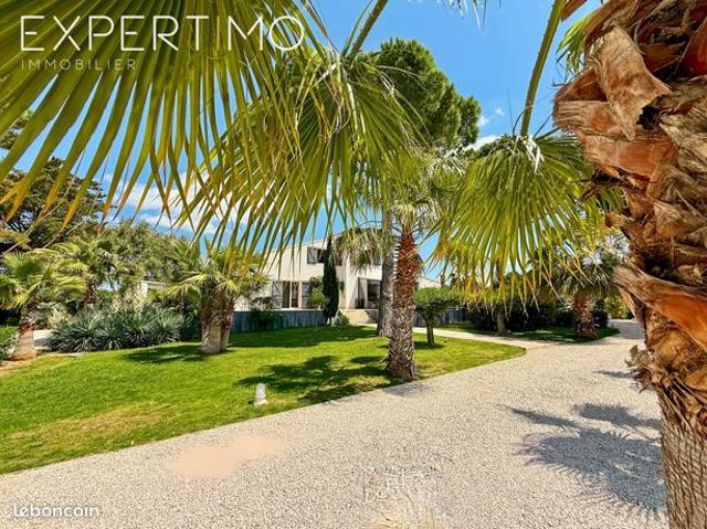 Villa 14 pièces 450 m²