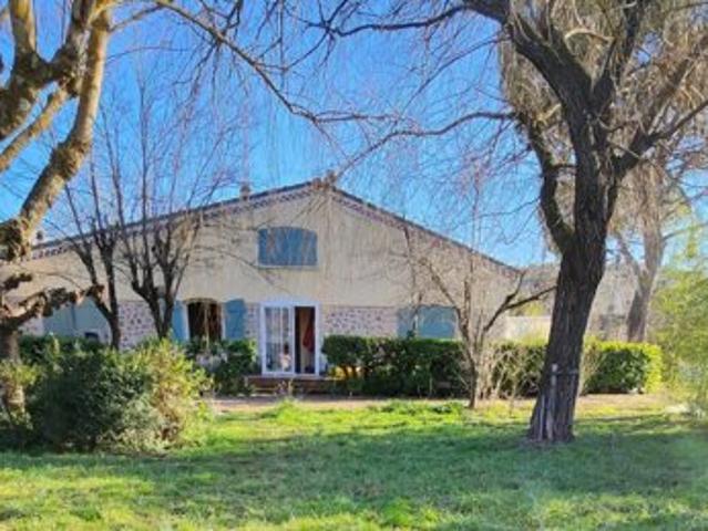 Villa 150 m2 habitable de plain pied et 50 m2 de garages a