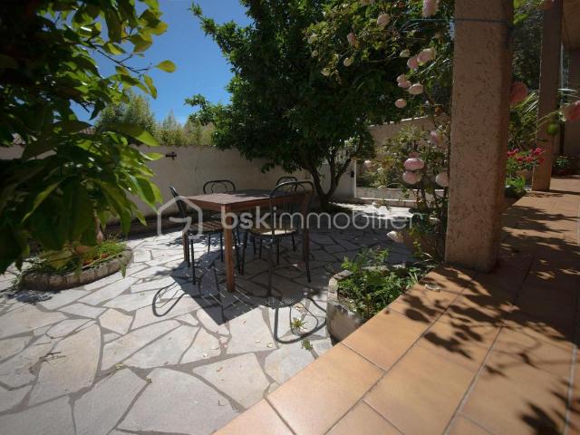Villa 153m² et 40 m² d'annexes avec jardin et garage à Pézenas