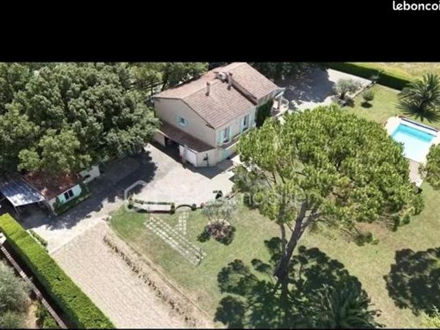 Villa 15 pièces 163 m²