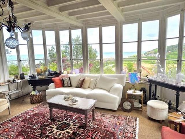 Villa 15 pièces 304 m²