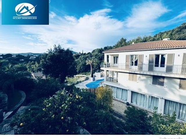 Villa 15 pièces 300 m²