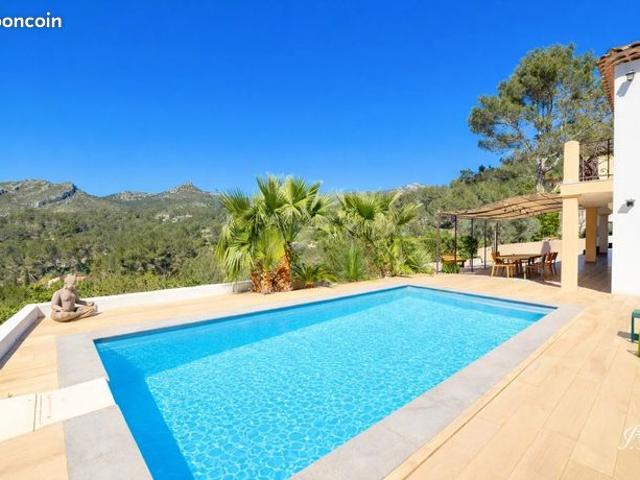 Villa 7 pièces 168 m²