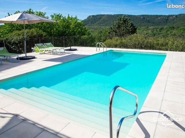 Villa 16 pièces 351 m²