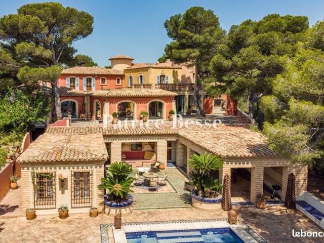 Villa 16 pièces 494 m²