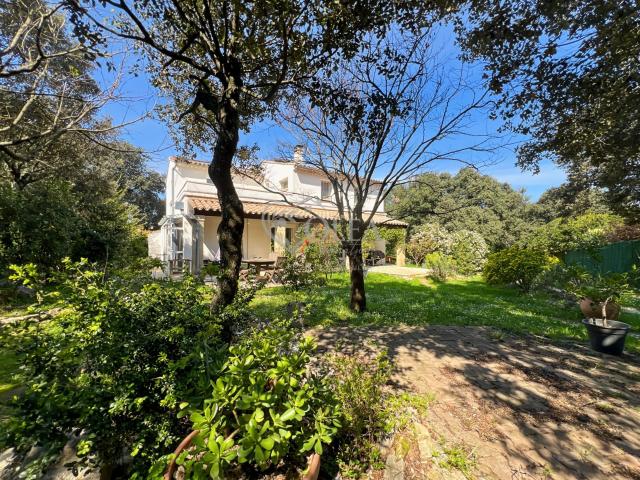 Villa 170m² tout confort dans un superbe cadre de 1500m² 170m² Uzès