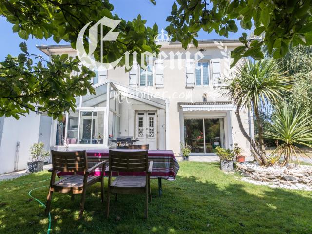 Villa 171M² Parc Arboré 3000M² Dépendace 171m² Dax