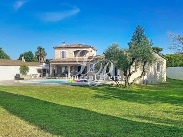 Villa 173 m² 4 ch piscine terrain 1500 m² Lunel Nord