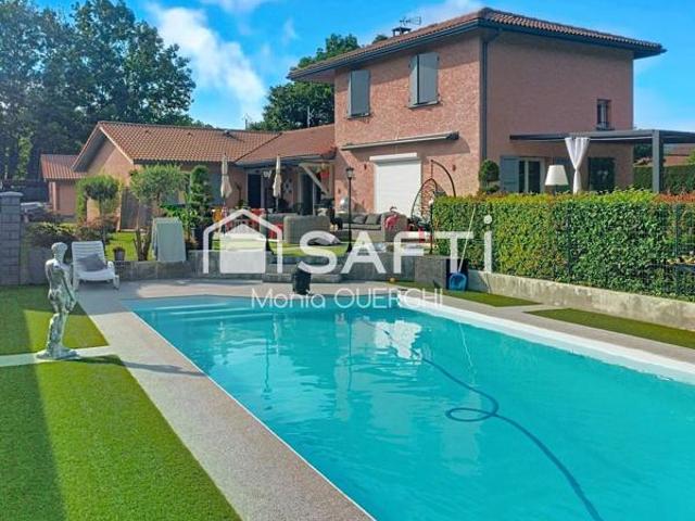 Villa 173 m² 5 chambres piscine terrain