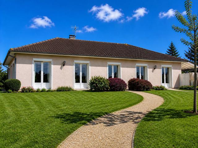 Villa 180 m² avec piscine, terrasse 120 m² et dépendance, T. 180m² Saint Pardoux Isaac