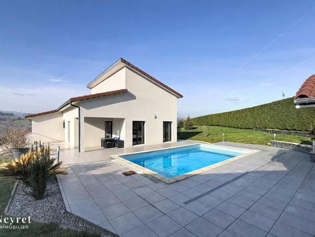 Villa 190 m2 avec Piscine et terrain de pétanque