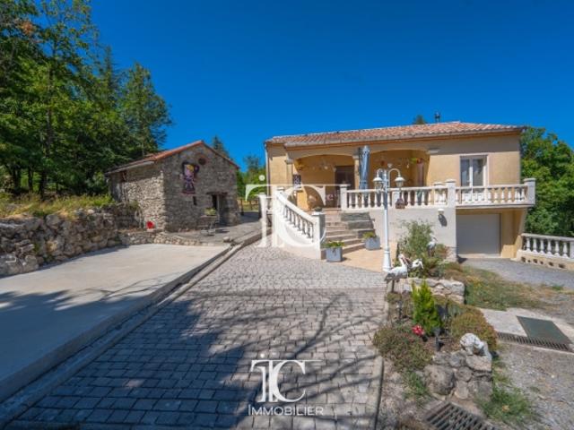 VILLA 2005 140M² AVEC 5600M² TERRAIN AVEC RIVIERE
