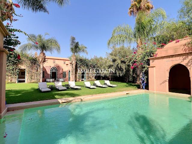 Villa avec jardin et terrasse
