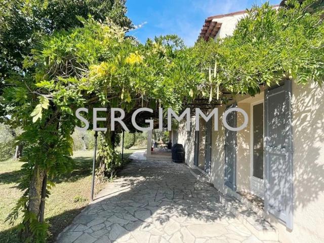 Villa 208 m2 Magnifique Vue Montauroux 6 pièce s